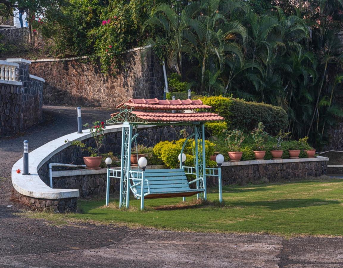 Saffronstays Aurelia, Panchgani - Balinese Villa With Breathtaking Valley Views Bagian luar foto